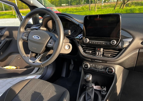 Ford Fiesta cena 45954 przebieg: 71000, rok produkcji 2019 z Kraków małe 22